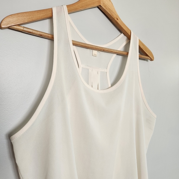 Flowy Cream Tank - Picture 2 of 9